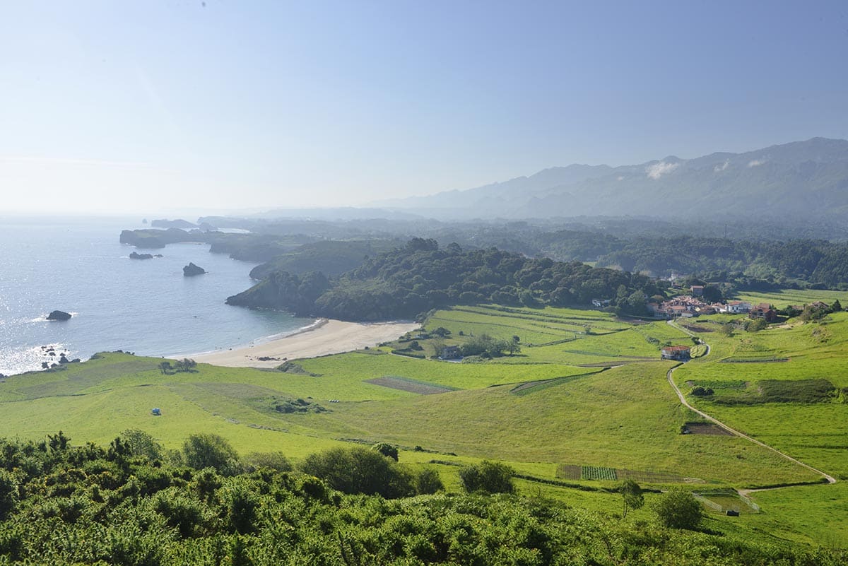 Strand i Asturias til sak om sommerferietips