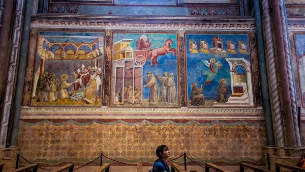 Tre av Giottos fresker i Basilica di San Francesco i Assisi 