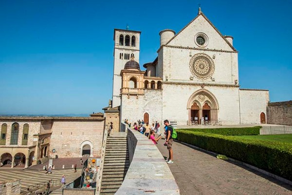 Basilica di San Francesco i Assisi utenfra